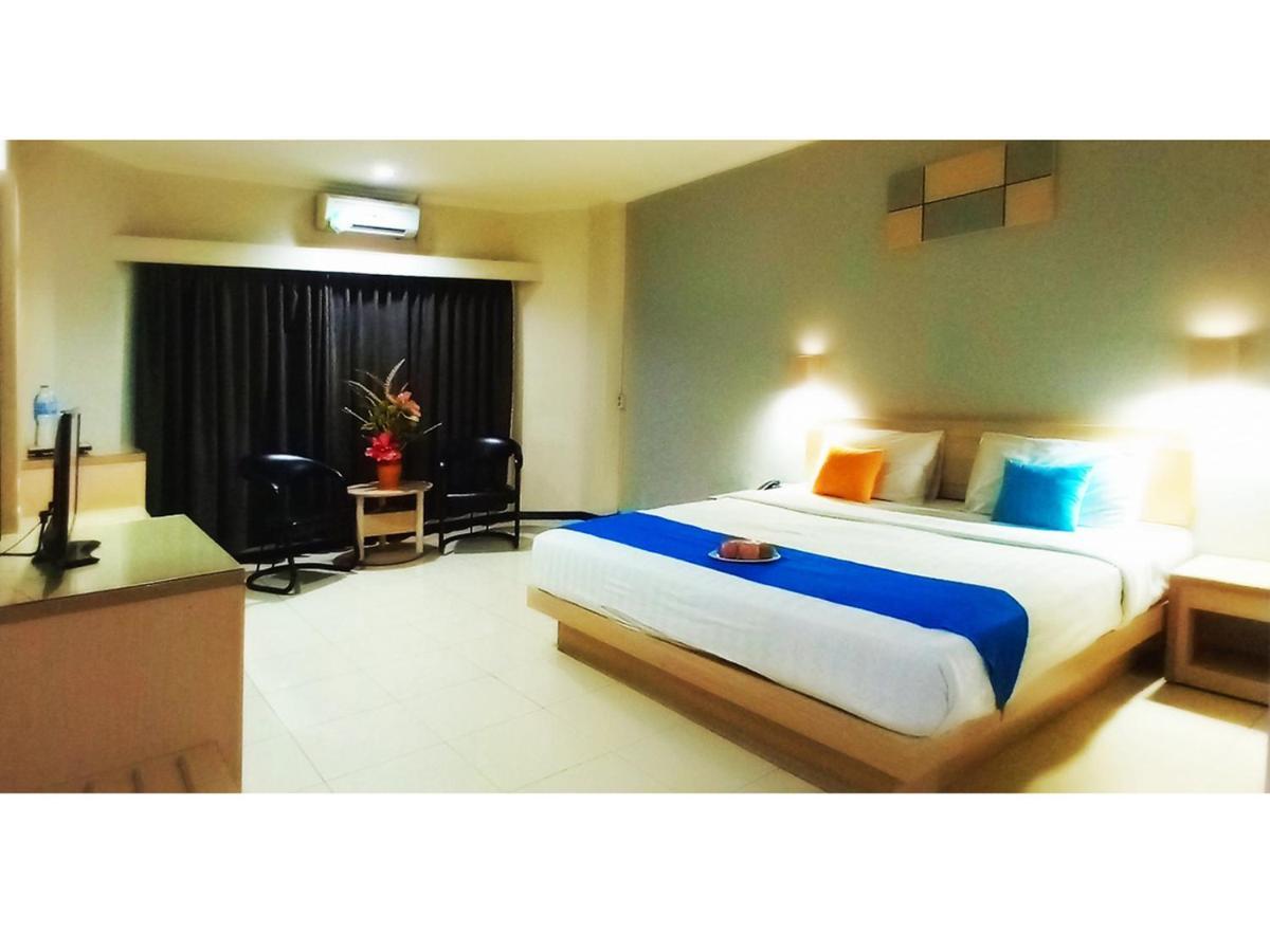 Merpati Hotel Pontianak Eksteriør bilde