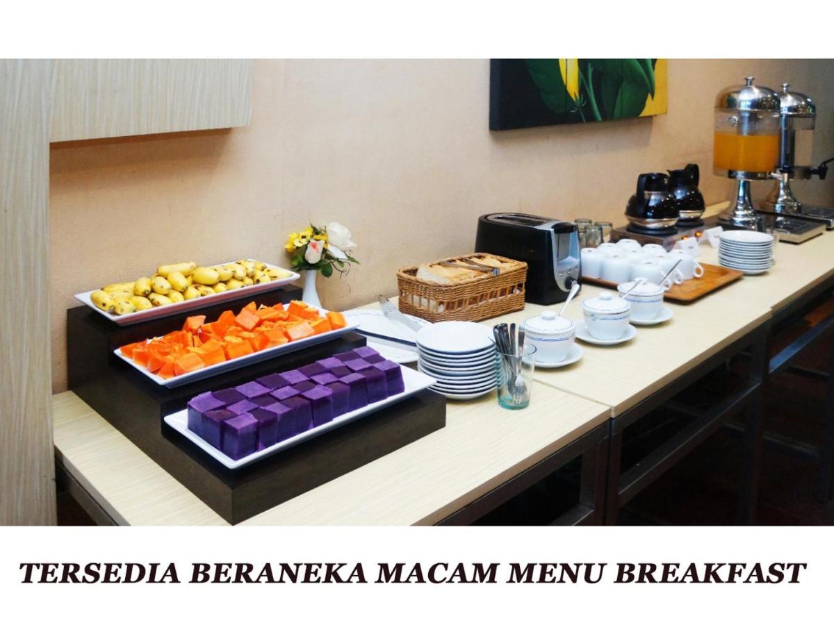 Merpati Hotel Pontianak Eksteriør bilde