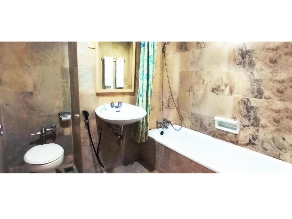 Merpati Hotel Pontianak Eksteriør bilde