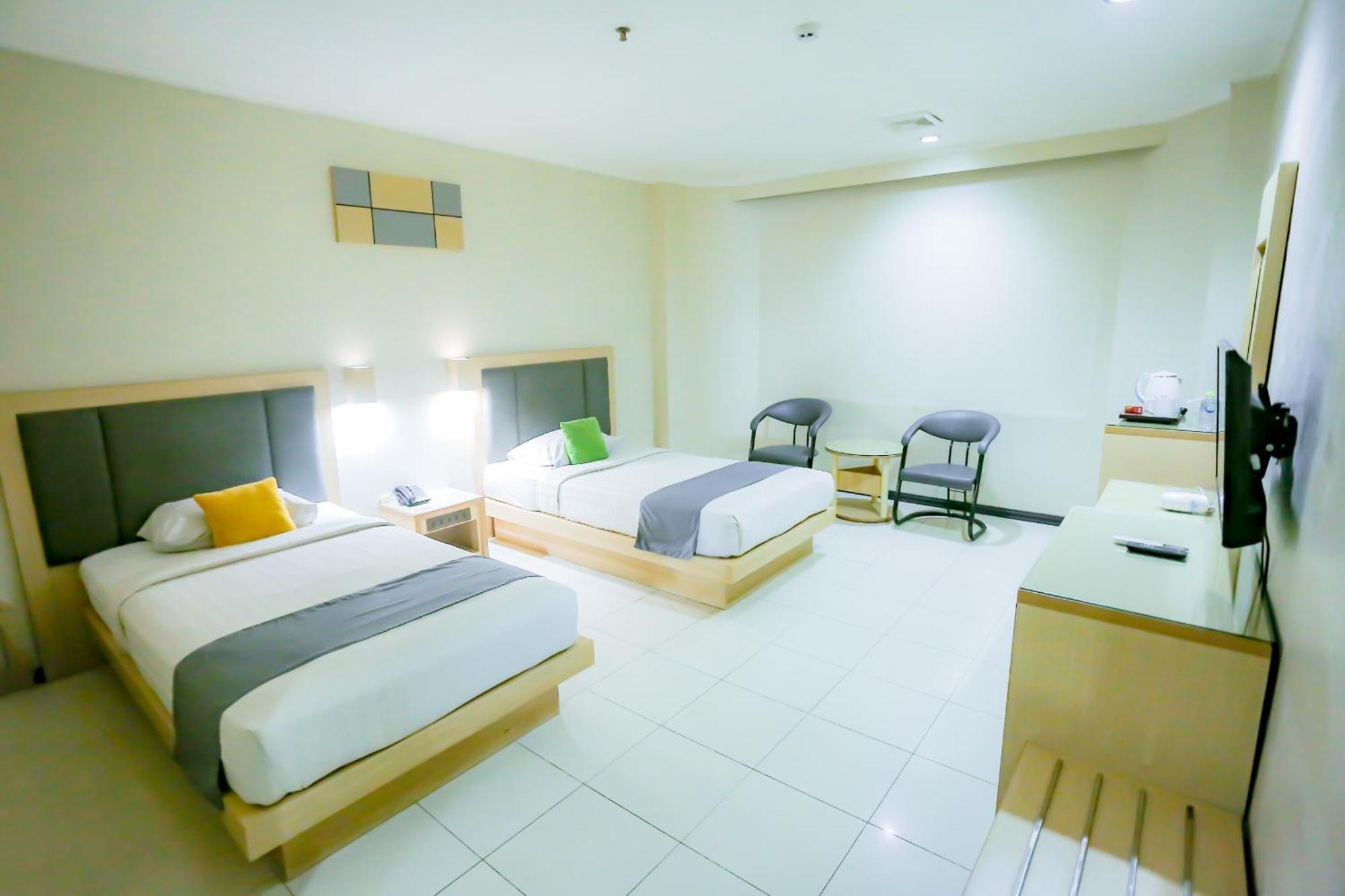 Merpati Hotel Pontianak Eksteriør bilde
