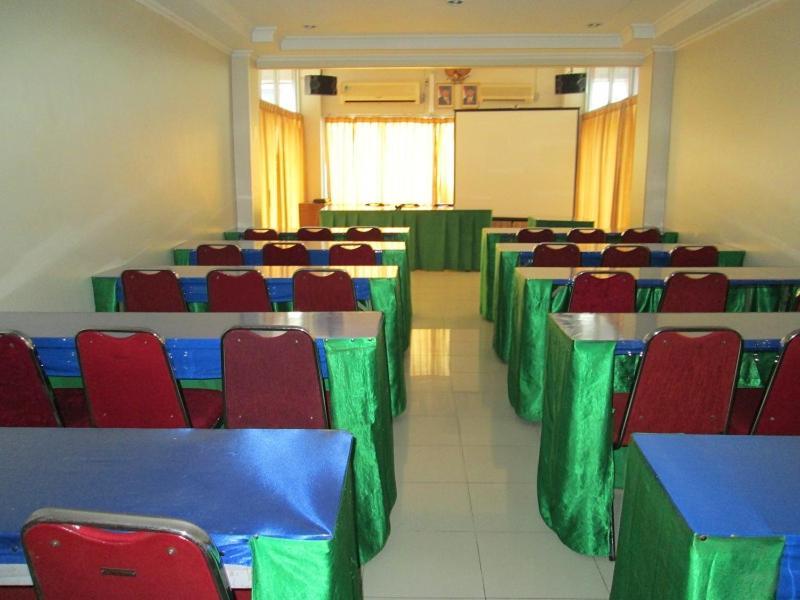 Merpati Hotel Pontianak Eksteriør bilde