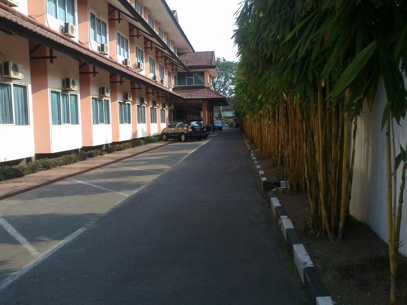 Merpati Hotel Pontianak Eksteriør bilde